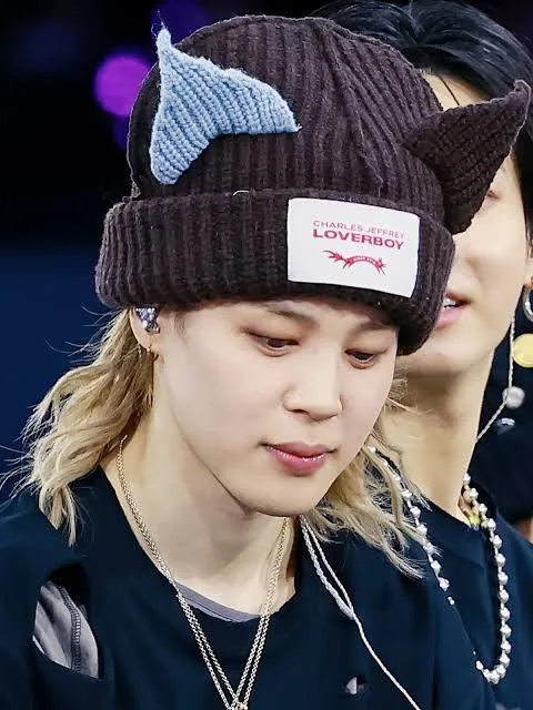 Ảnh ChatGPT 18_03_08 19 thg 10, 2026 Jimin Devil Horn Beanie – Brown Ribbed Knit Hat with Blue Horn Details – image 2 of 2